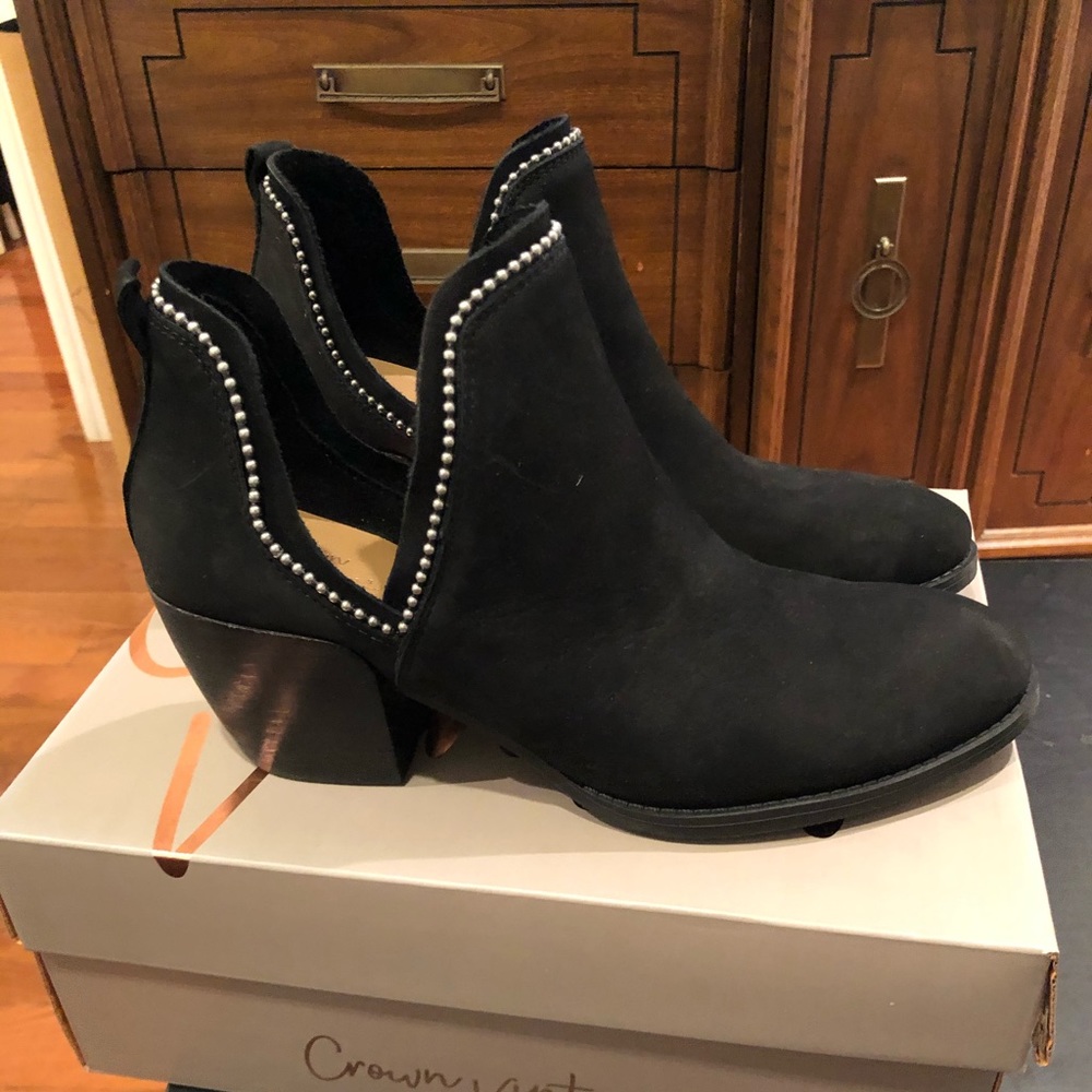 Crown Vintage Woodie Black Bootie